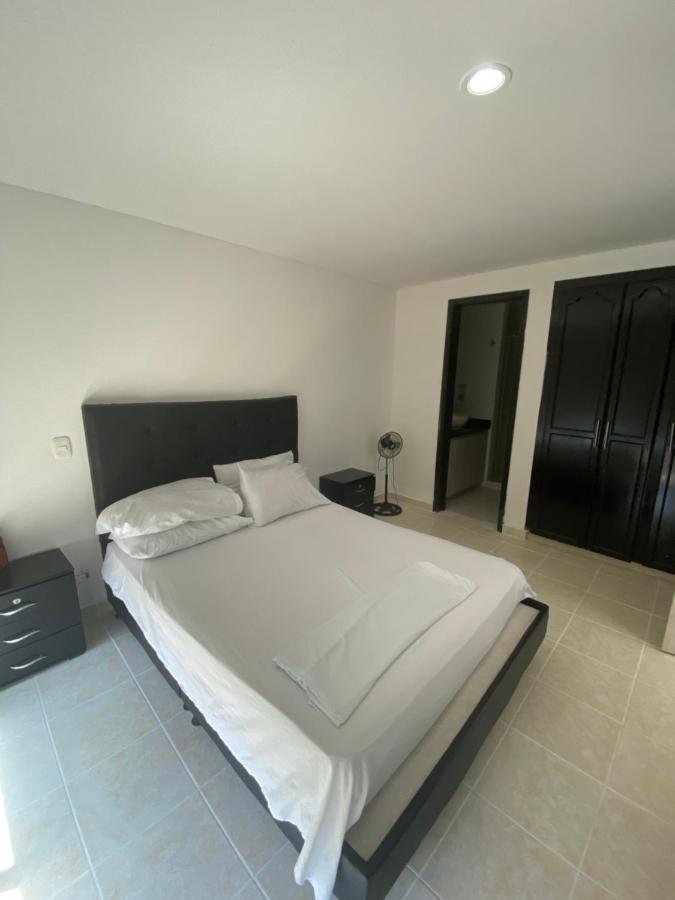 Apartaestudio Amoblado Con Excelente Ubicacion Apartment Pereira Exterior foto